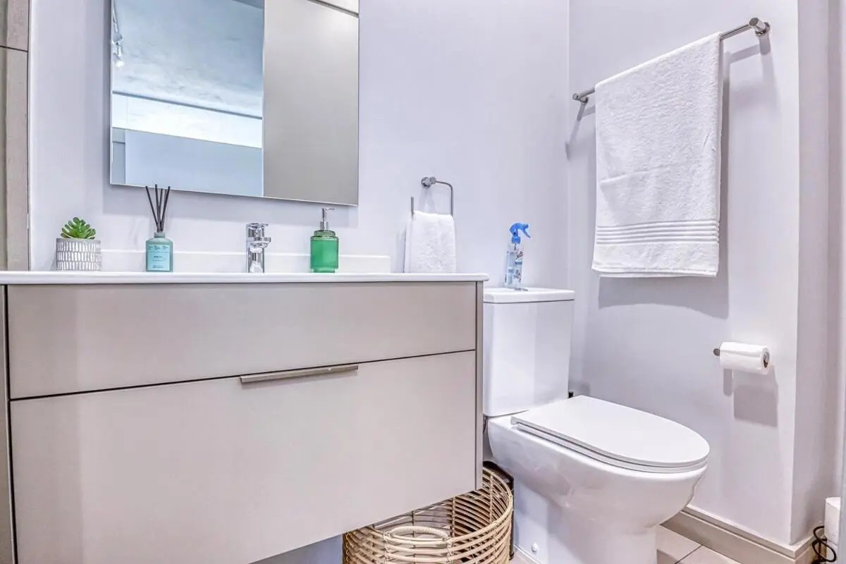 Image 6 of Comfy Unit at One Rosebank