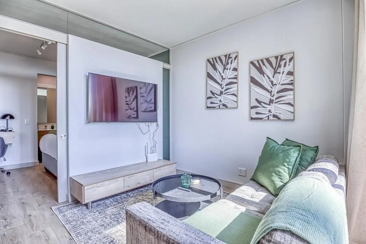 Image 4 of Comfy Unit at One Rosebank