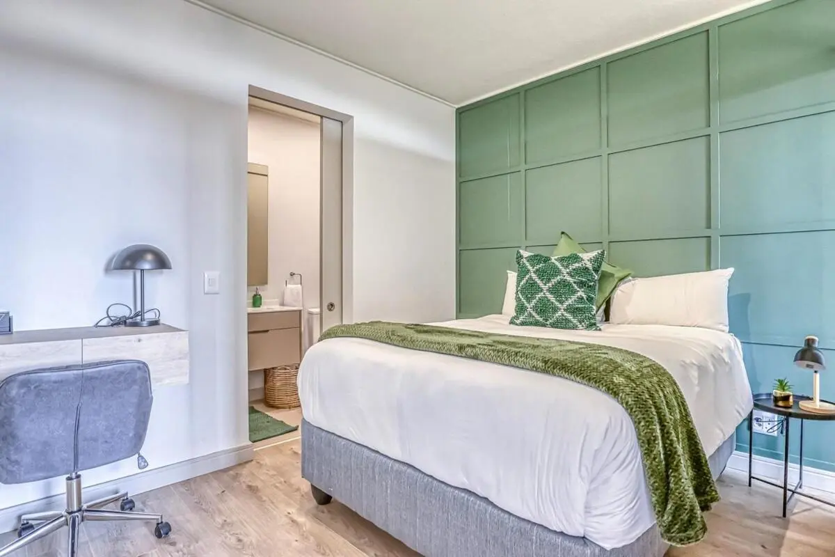 Image 5 of Comfy Unit at One Rosebank