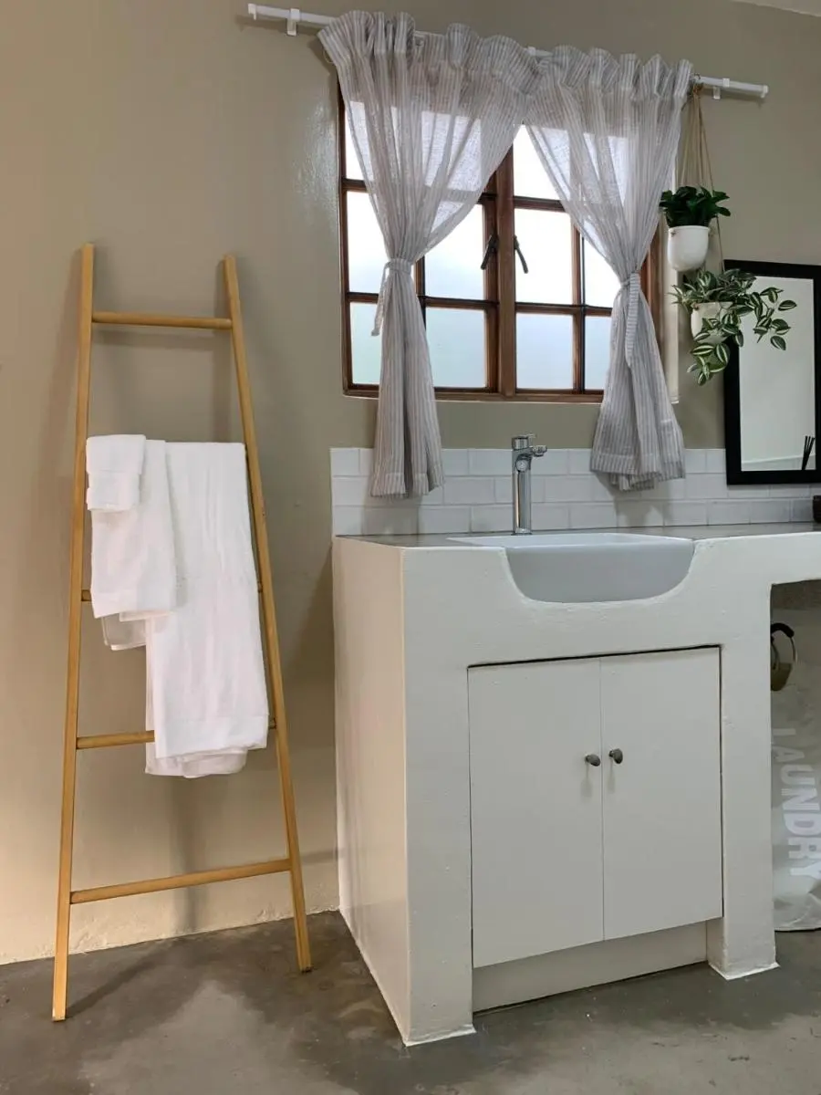 Image 3 of Cottage on 4th