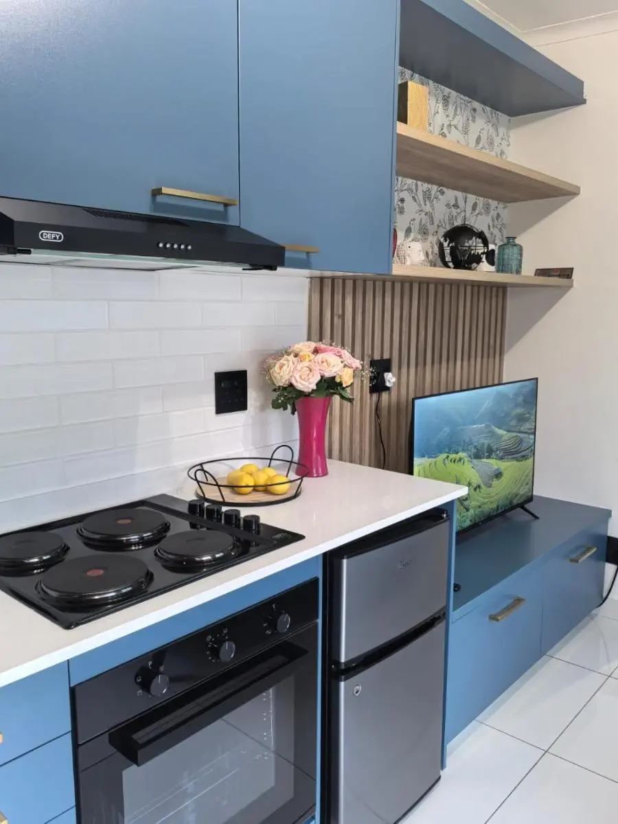 Image 3 of Cozy Cottage on 5th Avenue