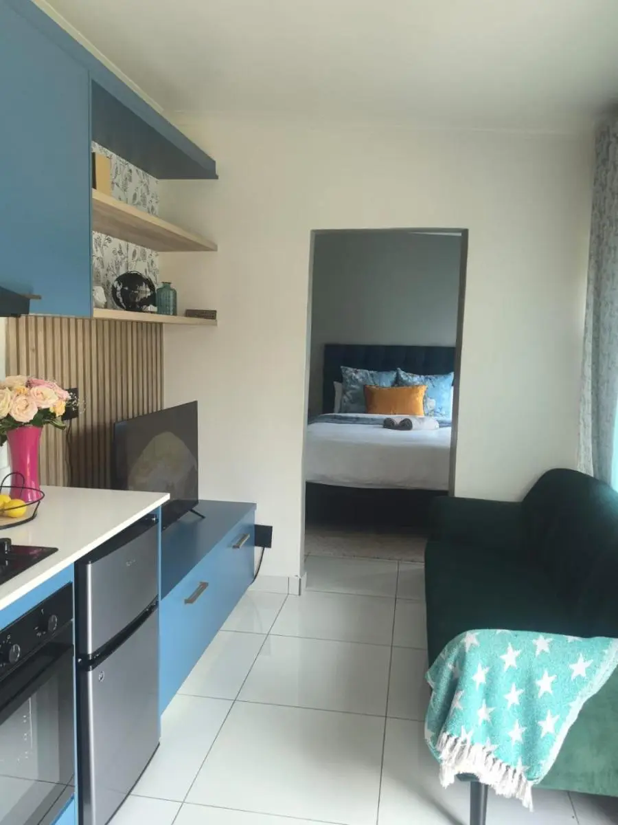 Image 6 of Cozy Cottage on 5th Avenue