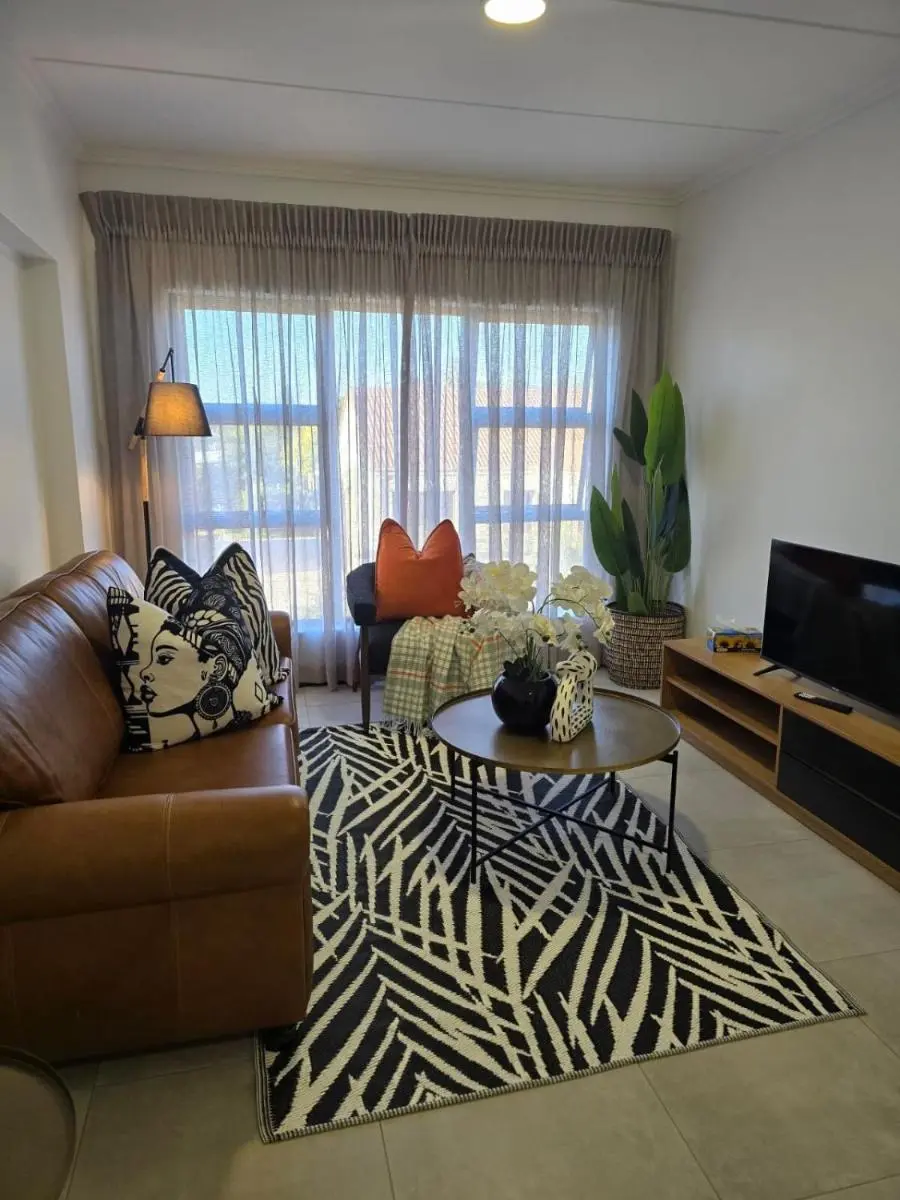 Image 4 of Cozy, Homely Sandton Condo