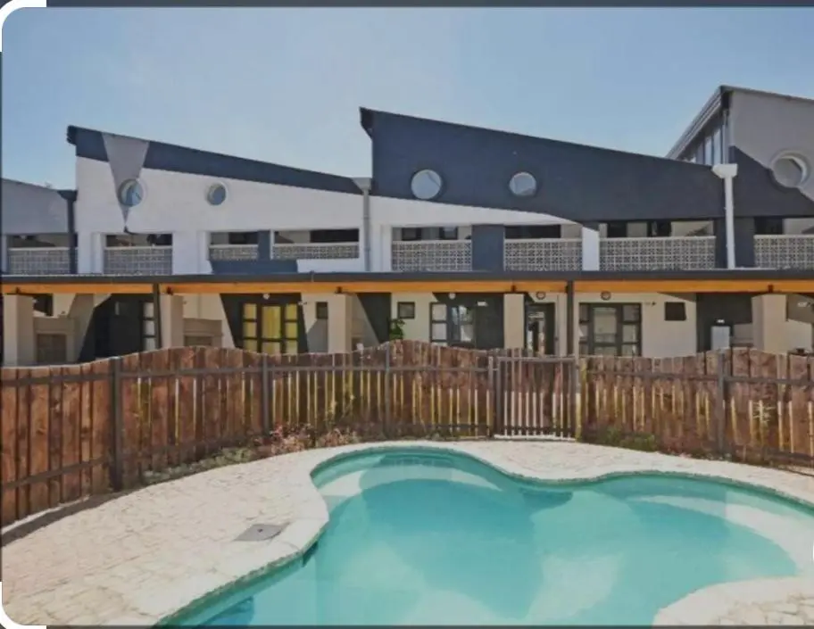 Image 2 of Cozy Luxury apt in Maboneng