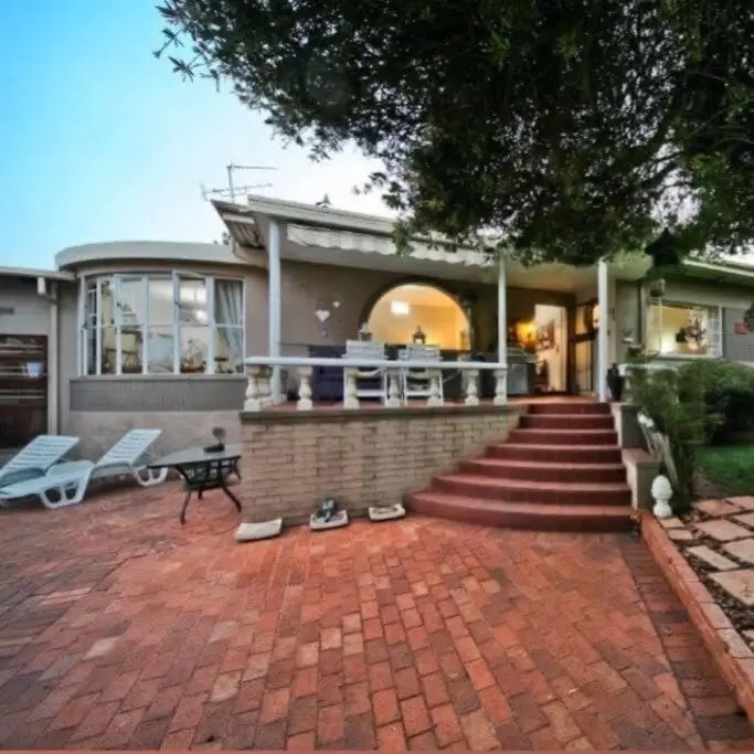 Image 5 of Cozy oasis on Derby