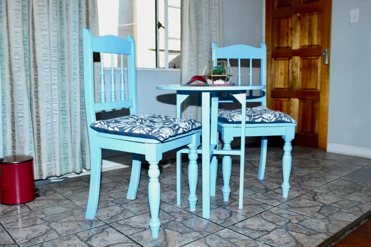 Image 4 of Cozy oasis on Derby