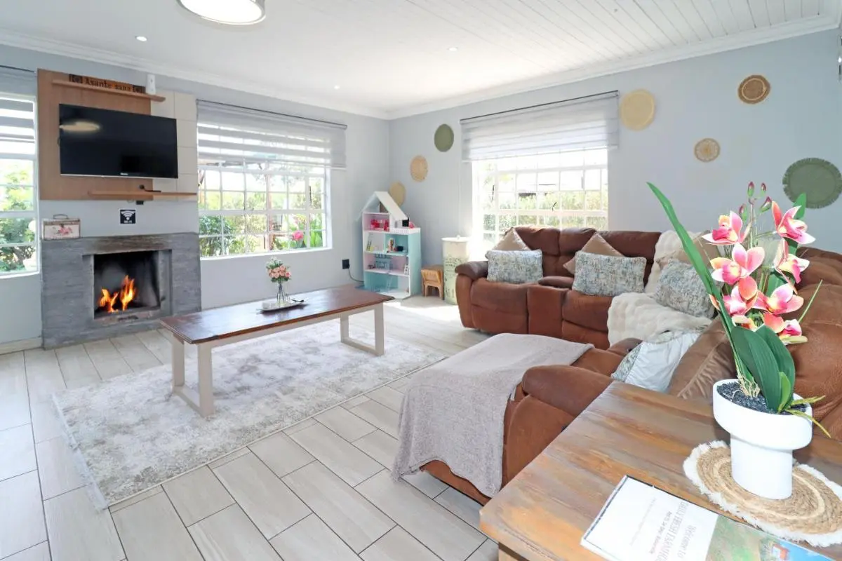 Image 4 of Daily Fresh Farmhouse