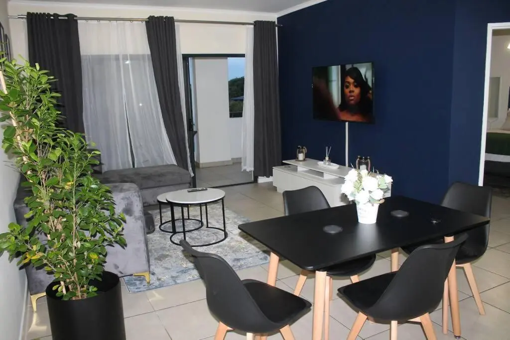 Image 4 of Deep Blue 2 Bed Apartment in an estate