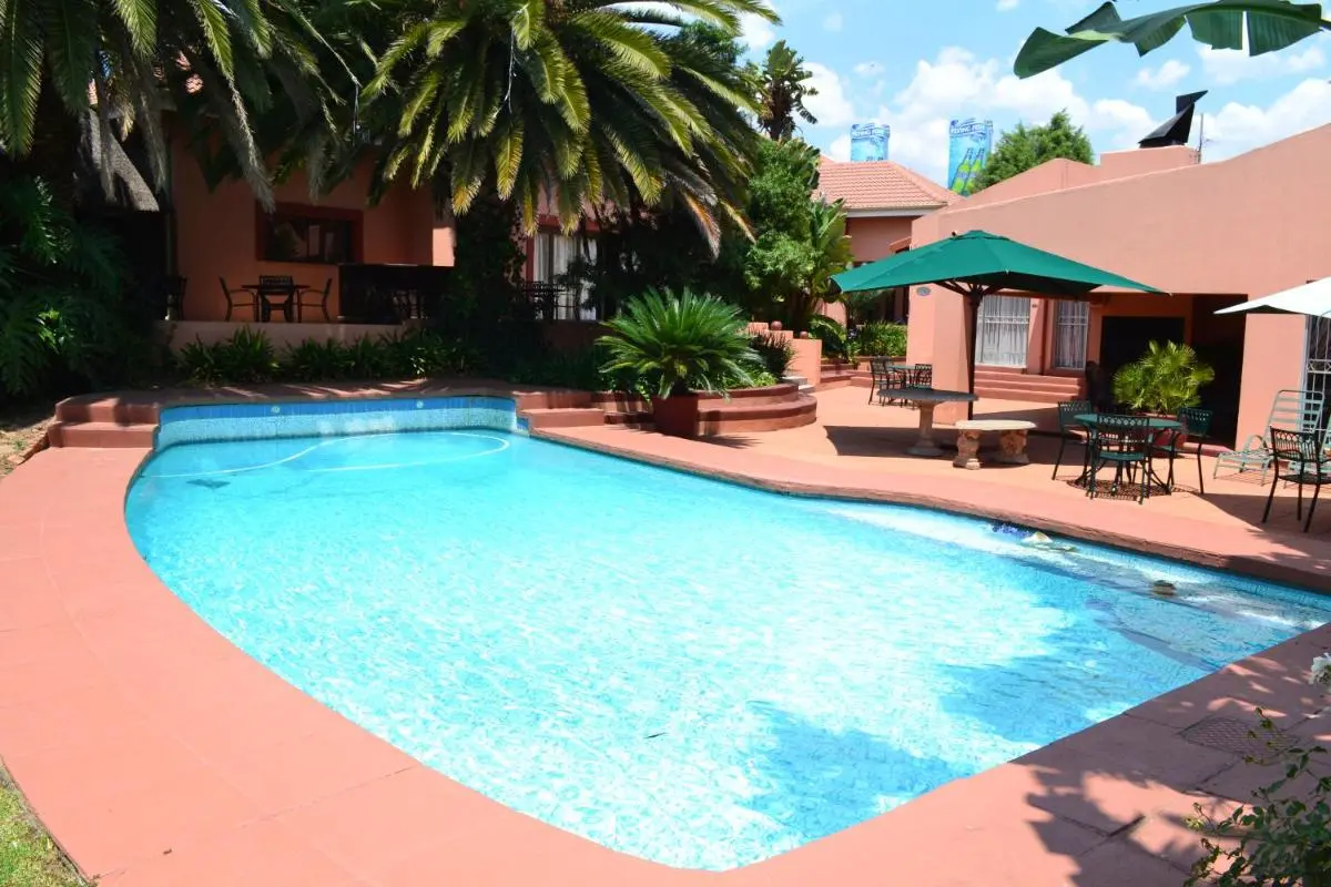 Image 3 of Eagles Nest Lodge