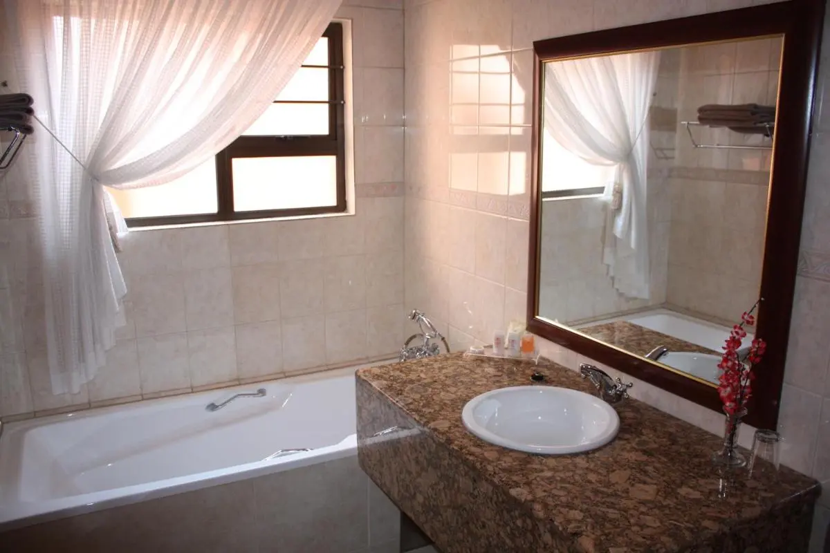 Image 2 of Eagles Nest Lodge