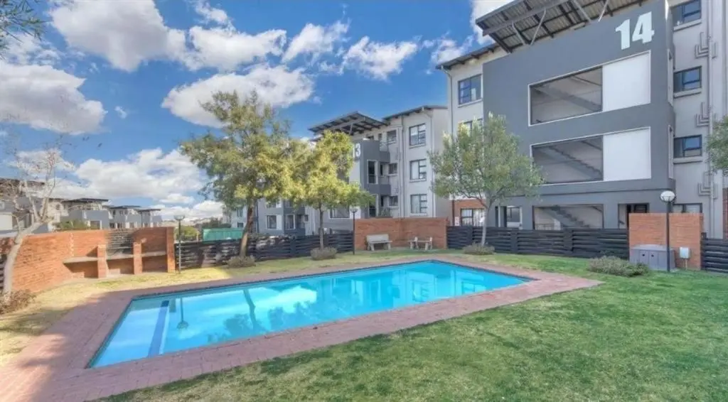 Image 2 of Easy Stay 2 Bedroom Apartment Oakdene Near Glen Mall