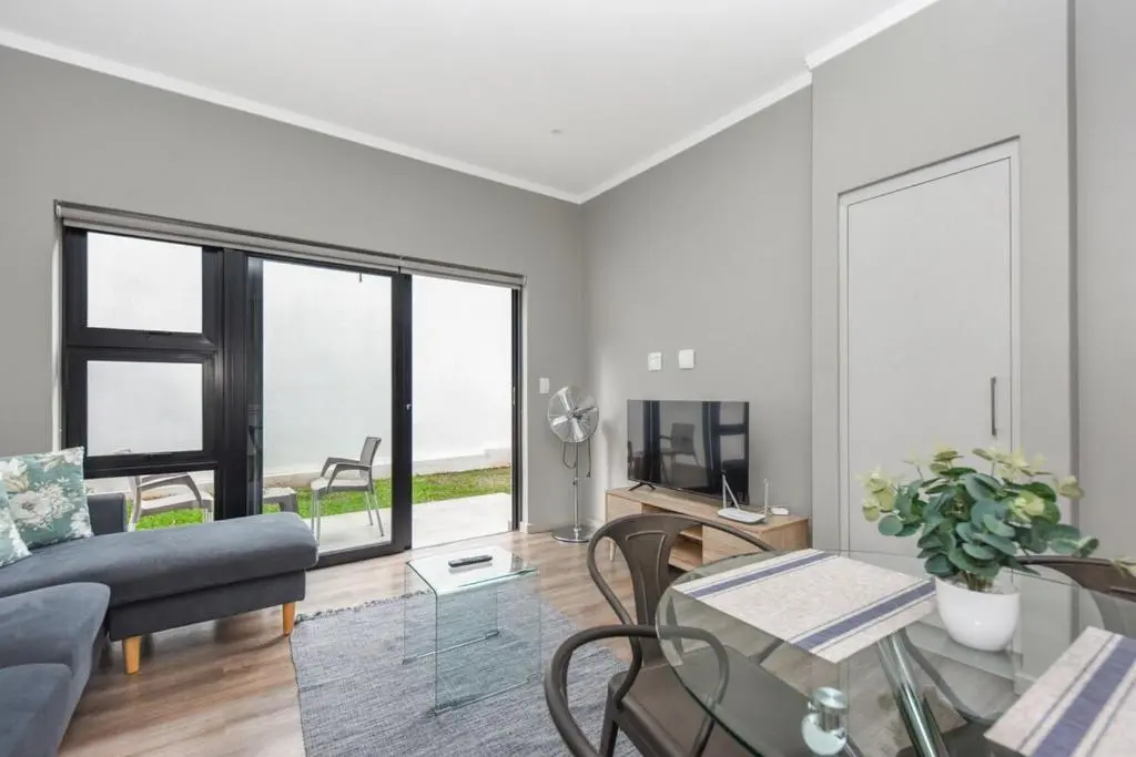 Image of Easy Stay -The Monroe