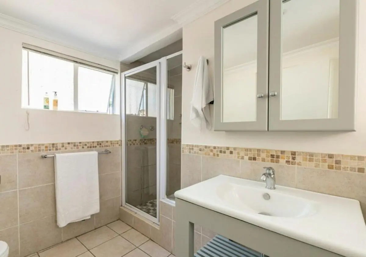 Image 2 of Emmarentia Guest House