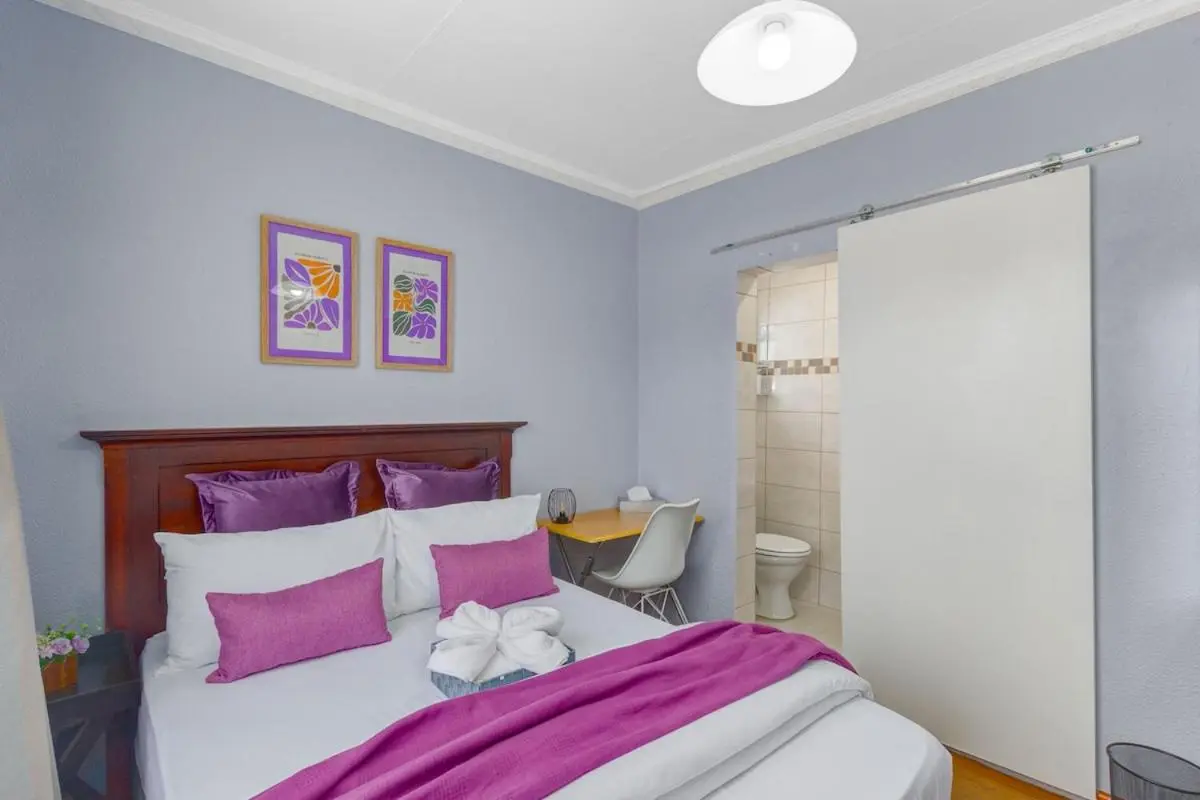 Image 6 of Enitre House! Long Stay! Relocating! Business!