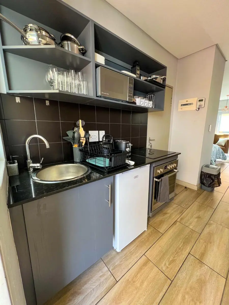 Image 3 of Entire Studio Apartment in Maboneng