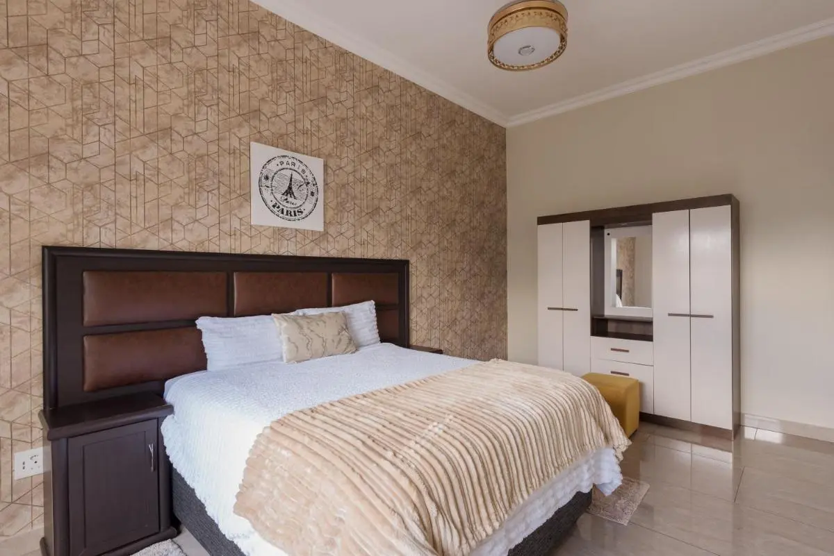 Image 1 of Evans Village – Apartments & Spa