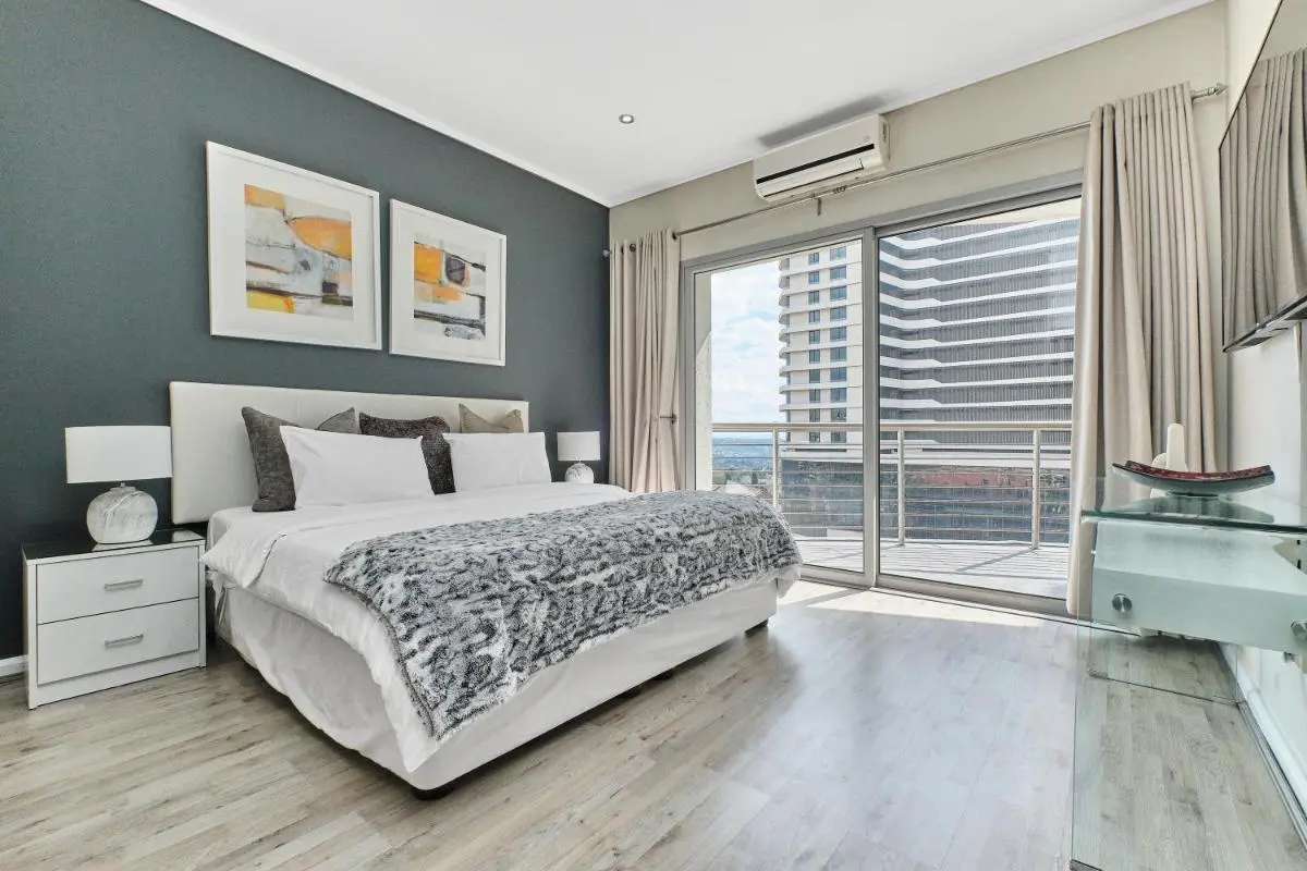 Image 1 of Executive 1 Bedroom Apartment in Sandton Cbd with City Views