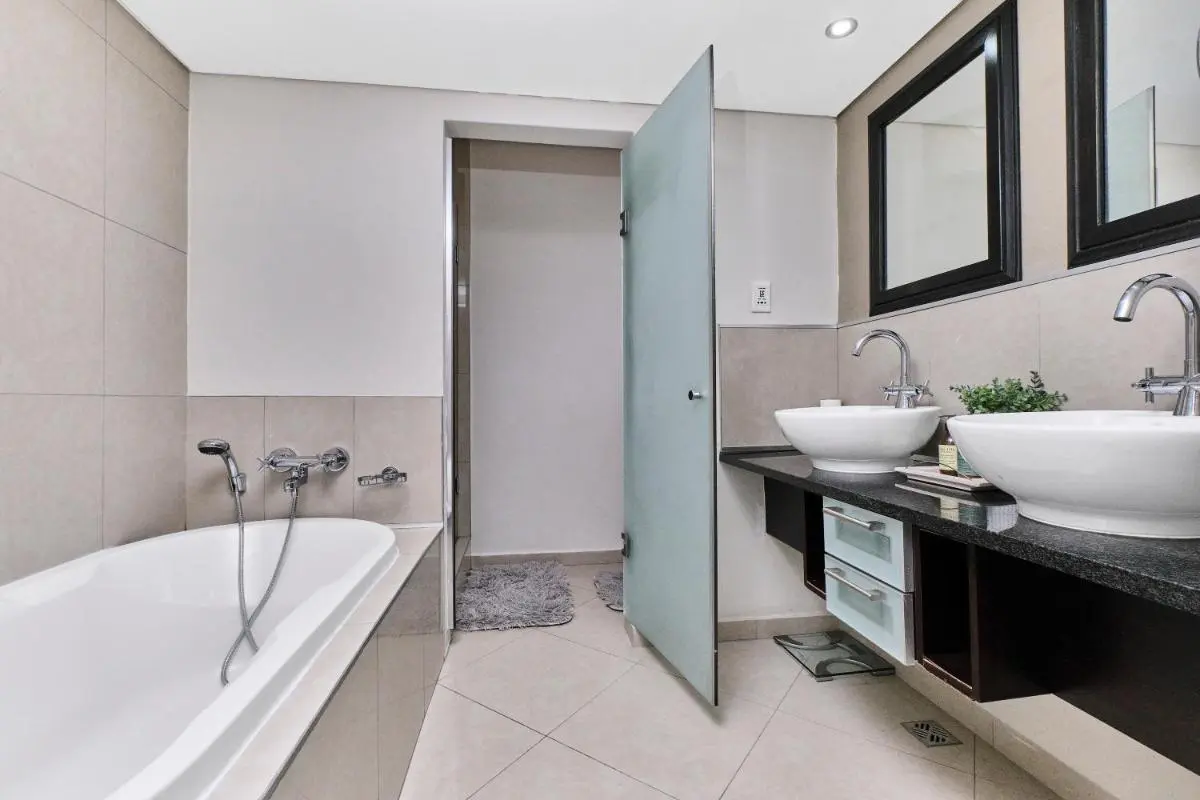 Image 2 of Executive 1 Bedroom Apartment in Sandton Cbd with City Views