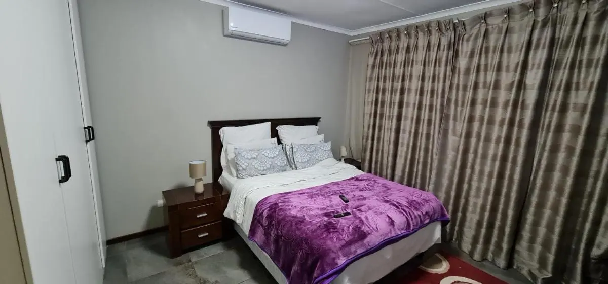 Image 1 of Executive 2 bed Apartment, free WIFI and DSTV
