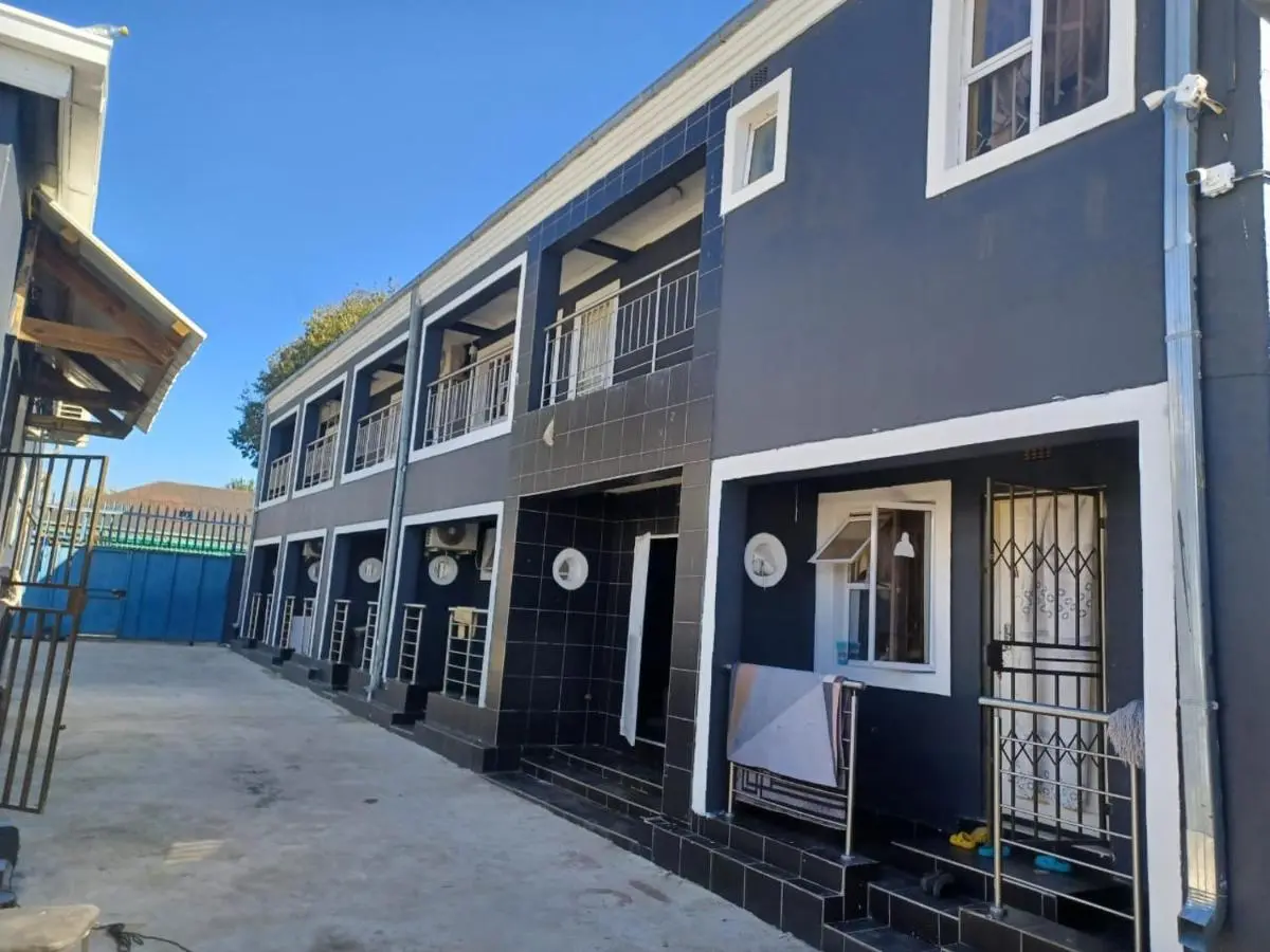 Image 5 of Gold Crown One Bedroom Self-Catering Apartment With Balcony, NetFlix & YouTube