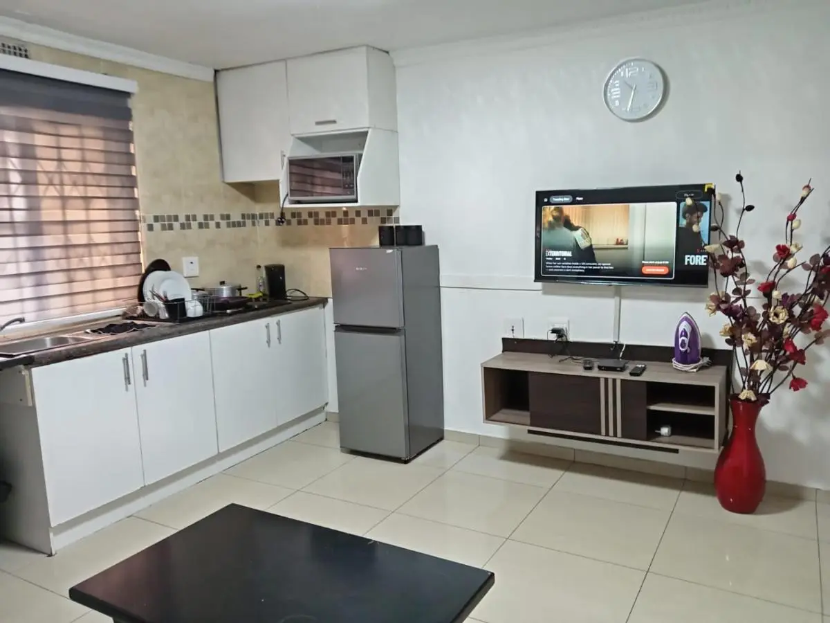 Image 3 of Gold Crown One Bedroom Self-Catering Apartment With Balcony, NetFlix & YouTube