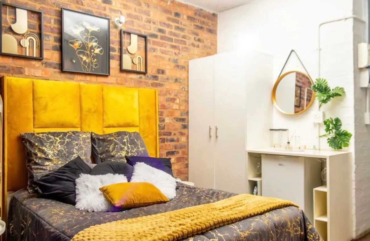 Image 6 of Golden Diamond