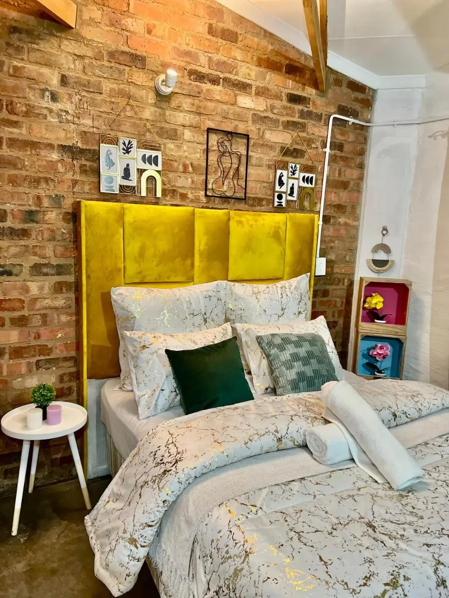 Image 1 of Golden Diamond 3