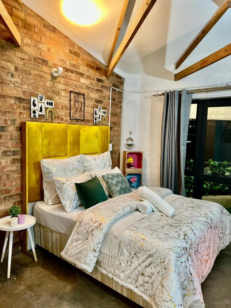 Image 2 of Golden Diamond 3