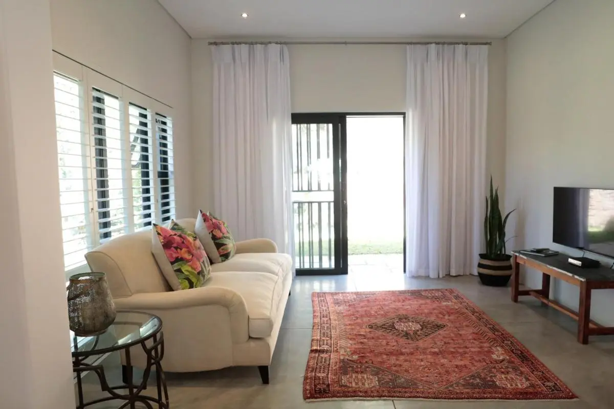 Image 2 of Gorgeous 1-bedroom Sandton flat