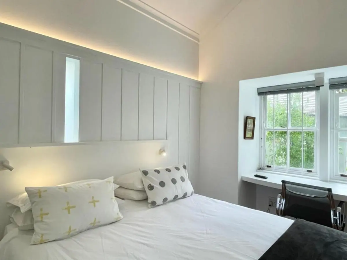 Image 1 of Guest House at 118 by PWM Architects