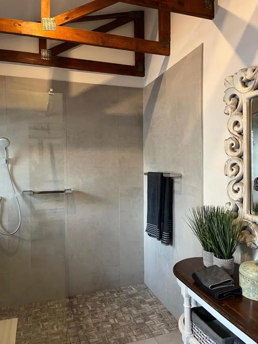 Image 4 of Guest suite in leafy Morningside