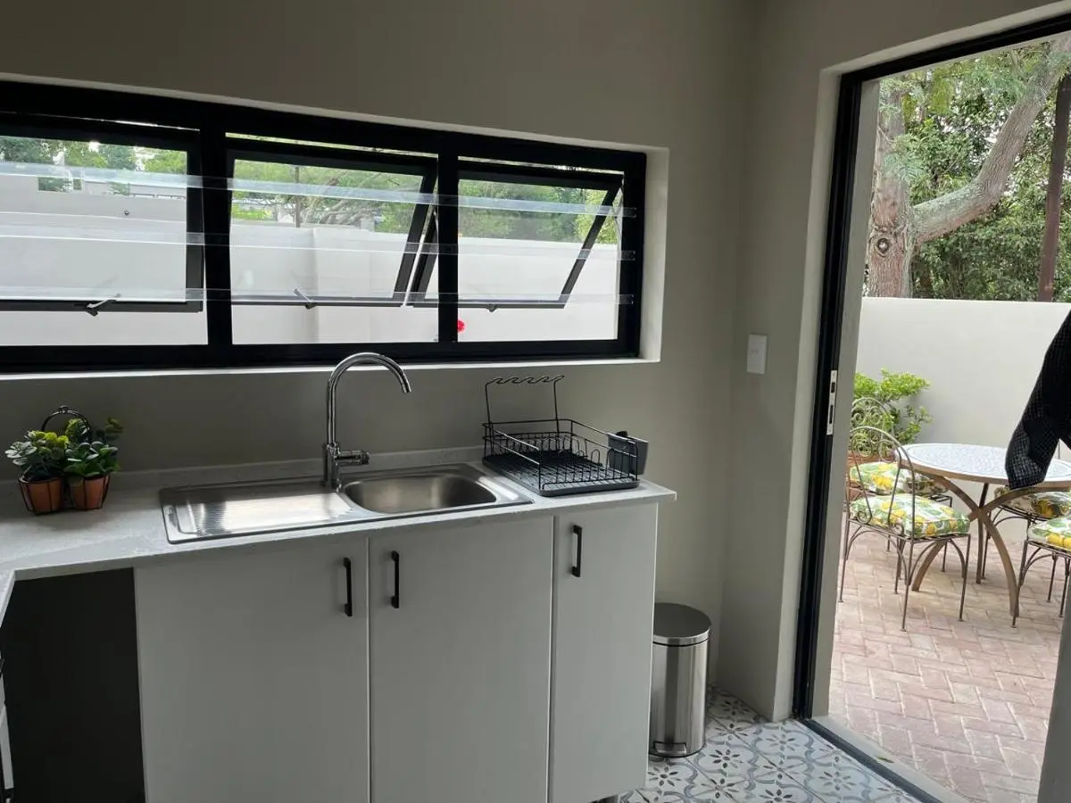 Image 2 of Guest suite in leafy Morningside