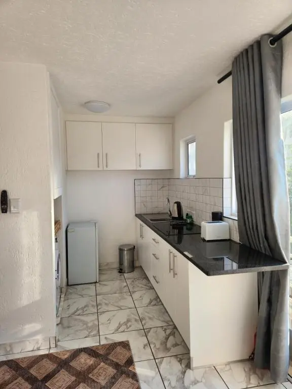 Image of Hayley’s inn at village blues