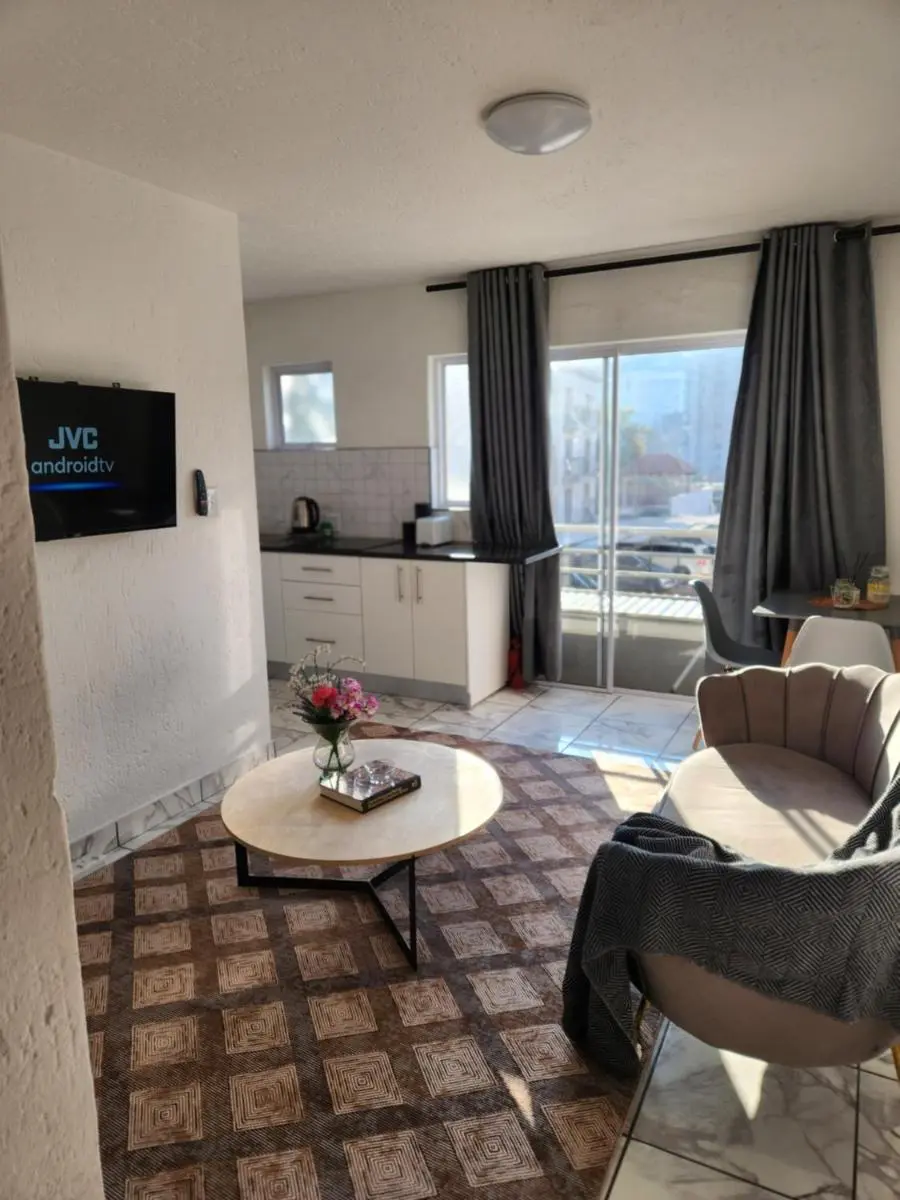 Image 4 of Hayley’s inn at village blues