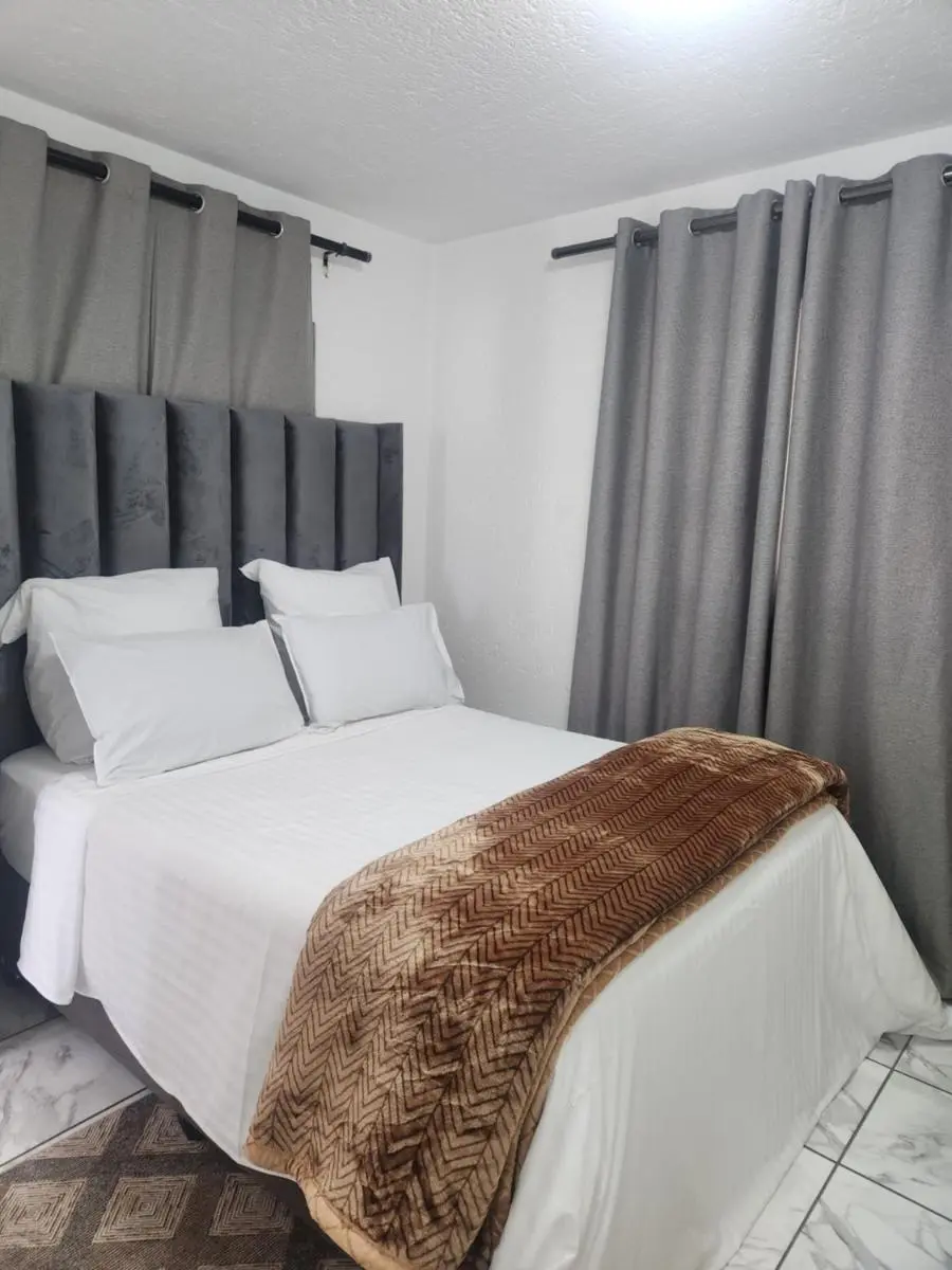 Image 6 of Hayley’s inn at village blues