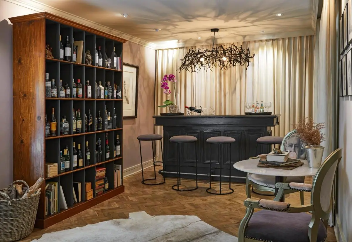 Image 4 of Hoeveld House