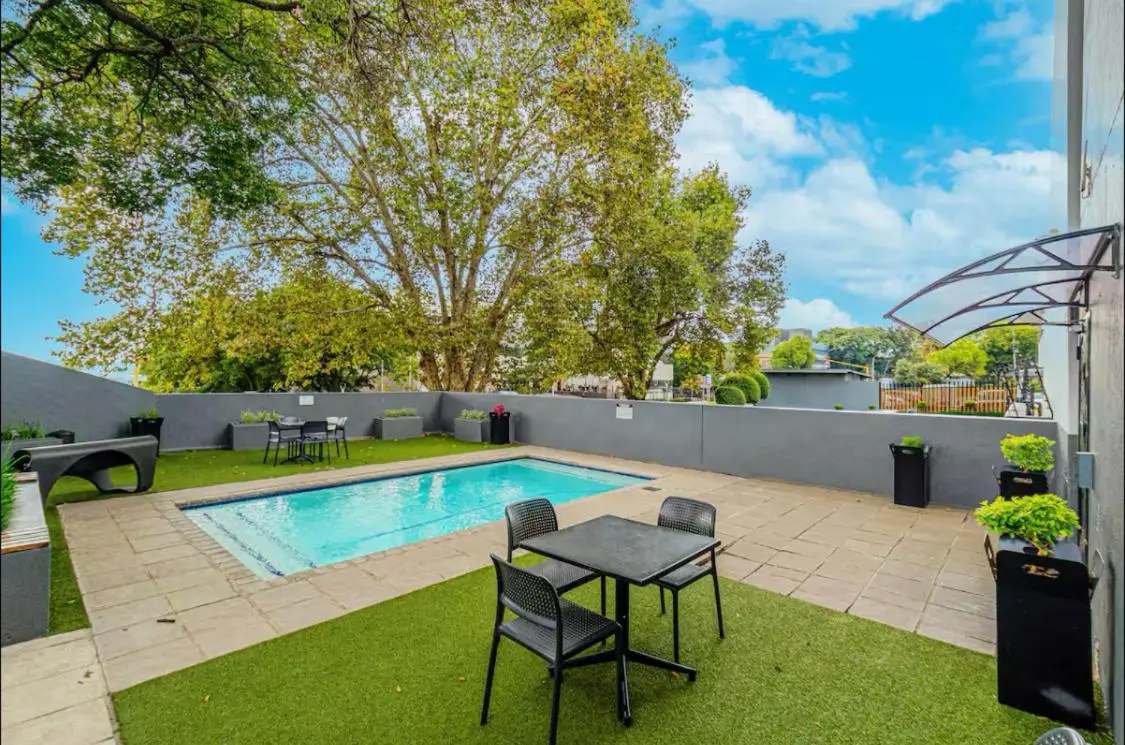 Image 3 of Home away from home – Rosebank