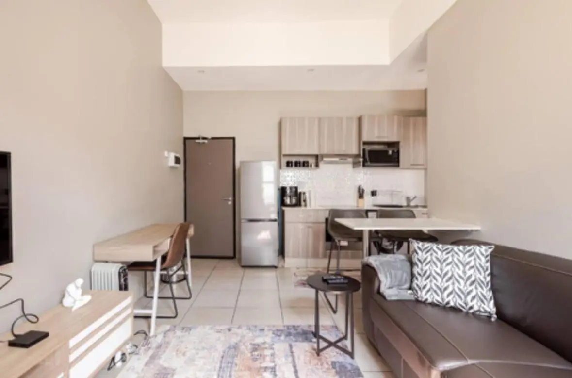 Image 4 of Home away from home – Rosebank