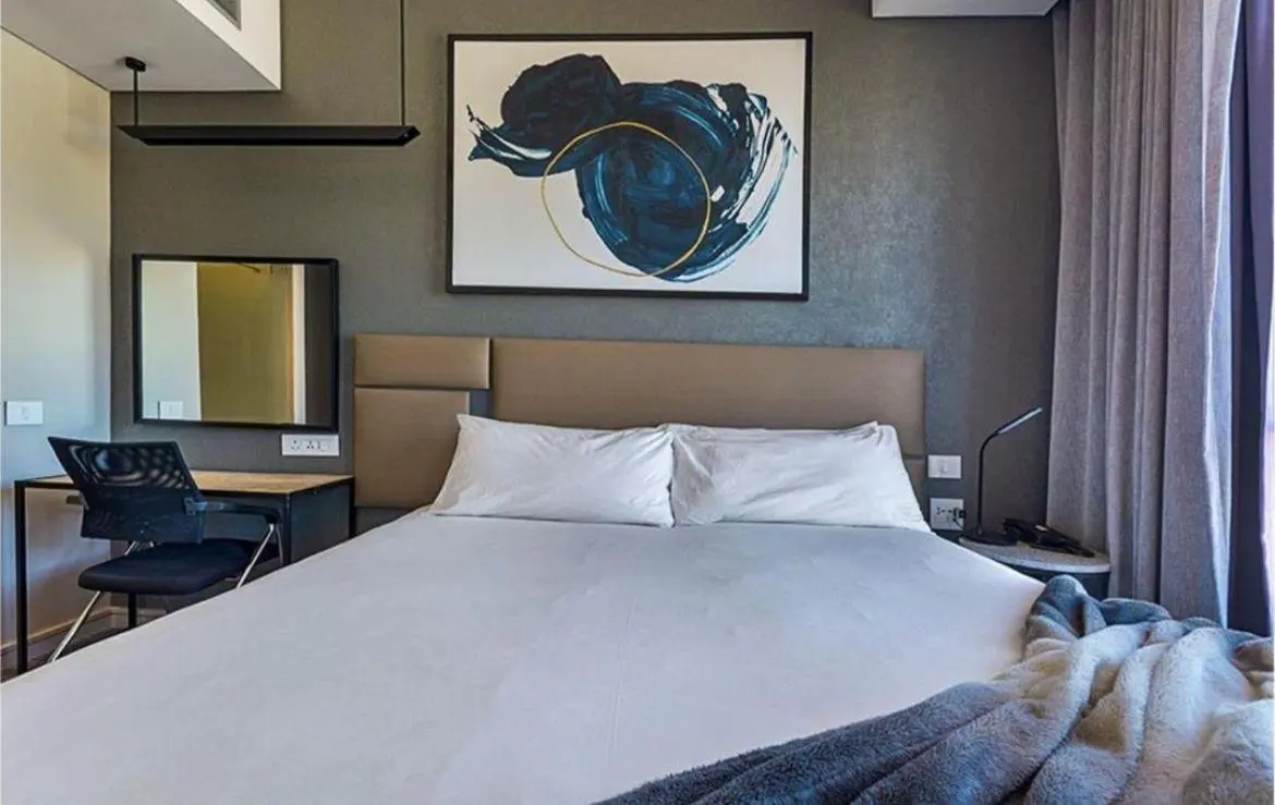 Image 1 of Hotel apartment in Sandton pool view