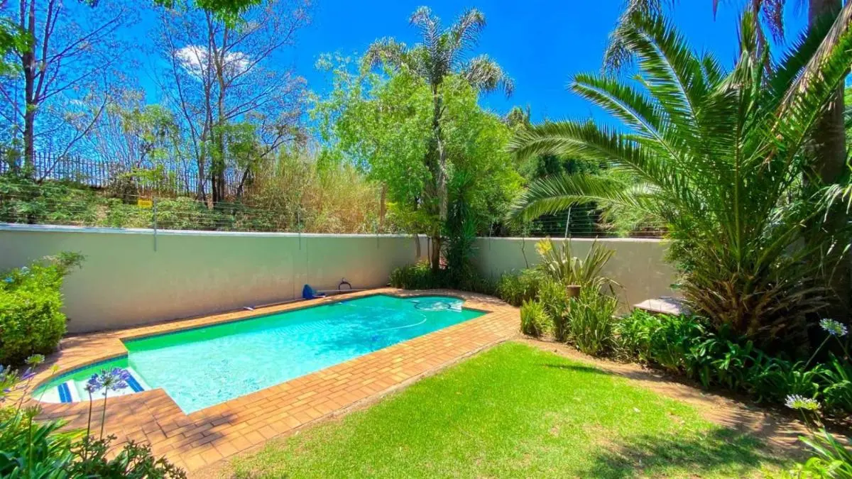 Image 1 of Hyde Park Apartment