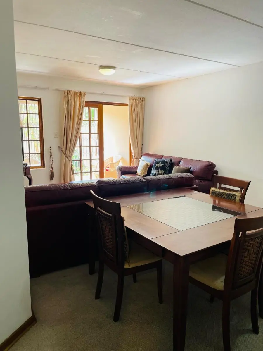 Image 3 of Hyde Park Apartment