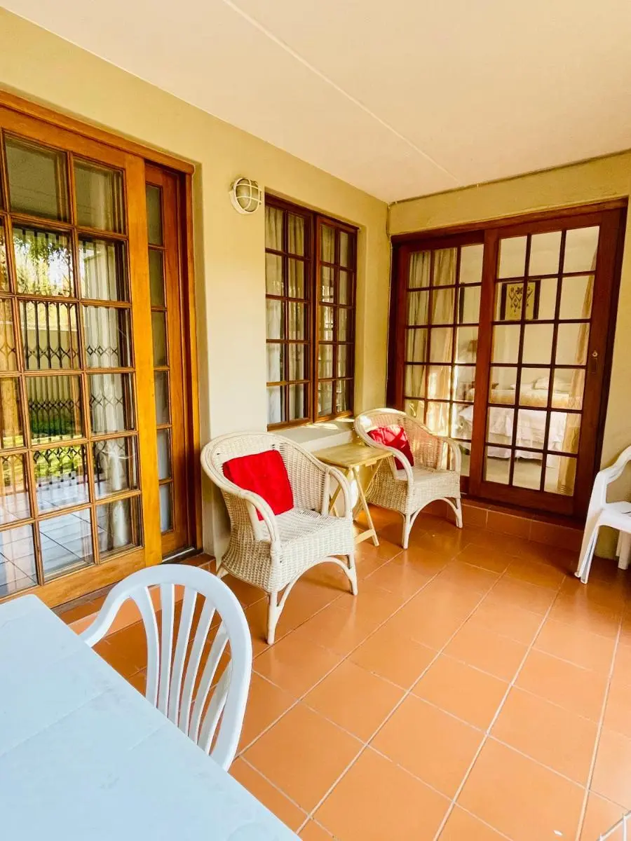 Image 5 of Hyde Park Apartment