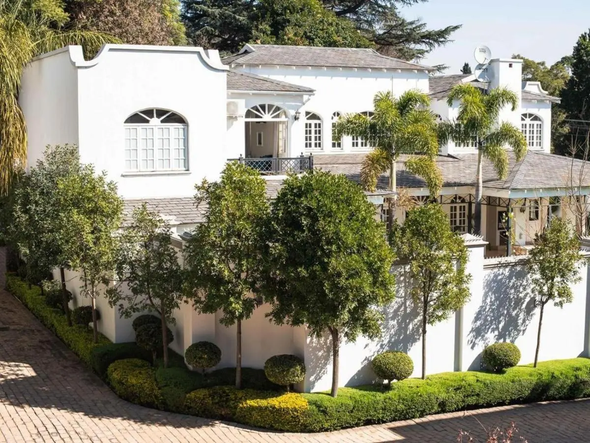 Image 6 of Hyde Park Retreat