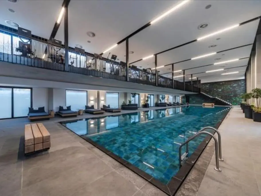 Image 3 of Hyde Park Sandton Luxury 2BR Top Floor