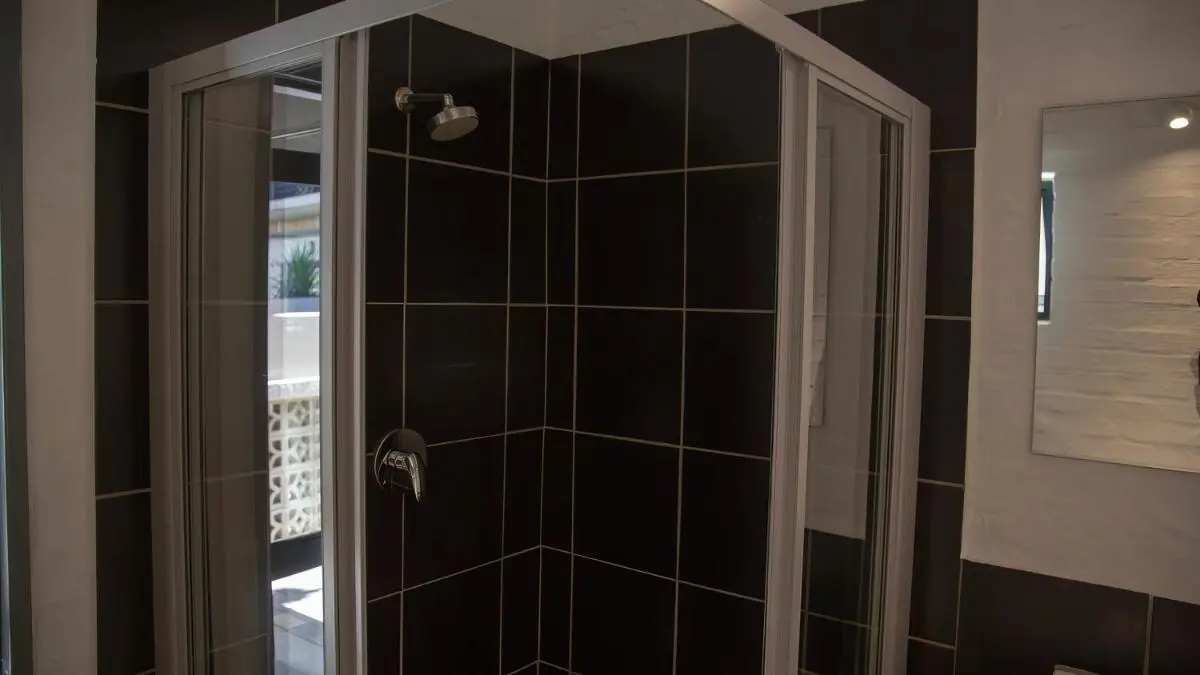 Image 2 of ITS STILL COZY, And YOUR GONNA LIKE IT!! MABONENG