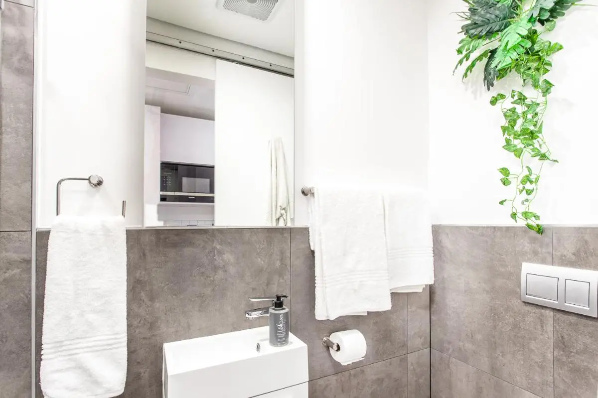 Image 2 of Illovo Central 1104