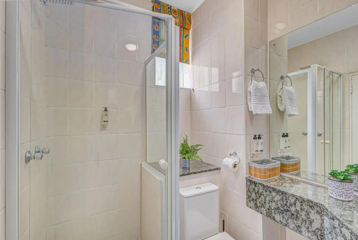 Image 2 of Illovo Luxury Studio Apartment, Sandton