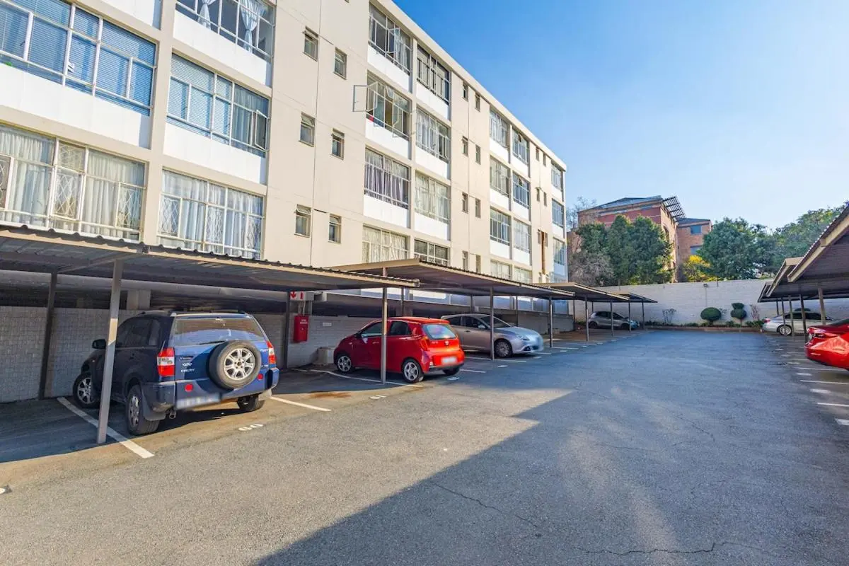 Image 5 of Illovo Luxury Studio Apartment, Sandton