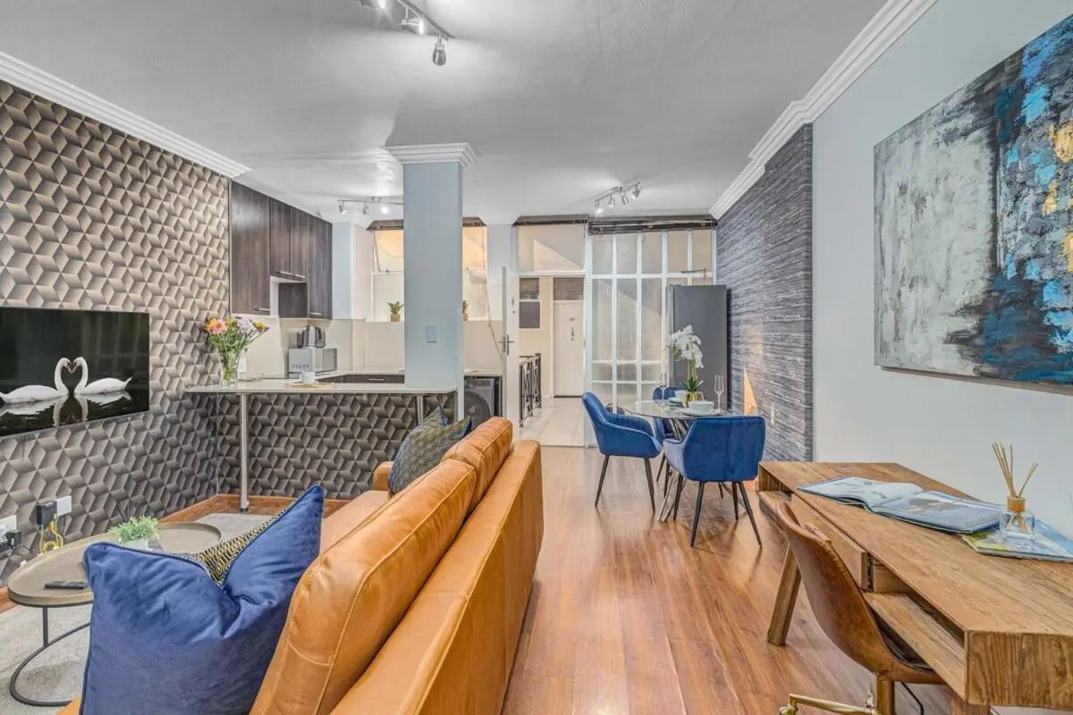 Image 3 of Illovo Luxury Studio Apartment, Sandton