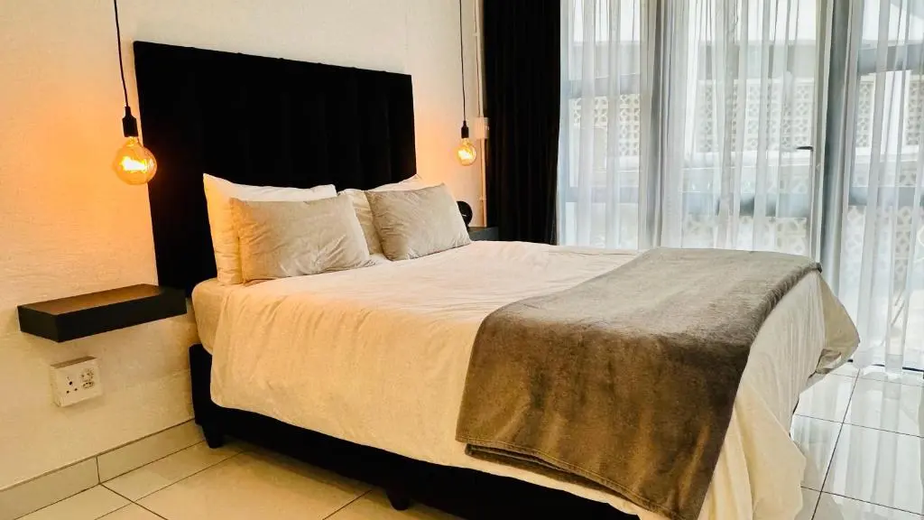 Image of Industrial CHIC Apartment 113 – Luxury City Escape, Washing Machine & Fast WiFi